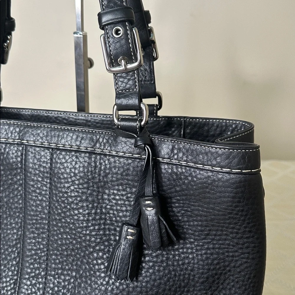 Elegant COACH Black Leather Tote Bag - Picture 7 of 12